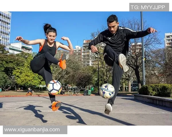 花式足球教学视频全攻略助你轻松掌握各种技巧与花样表演